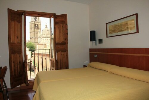 Внешний вид отеля Hotel Santa Isabel в Толедо, фото 4