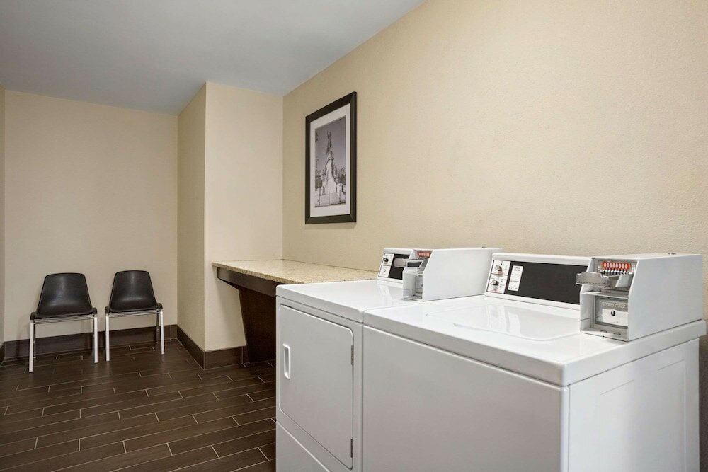 Фото La Quinta Inn & Suites by Wyndham Richmond-Midlothian