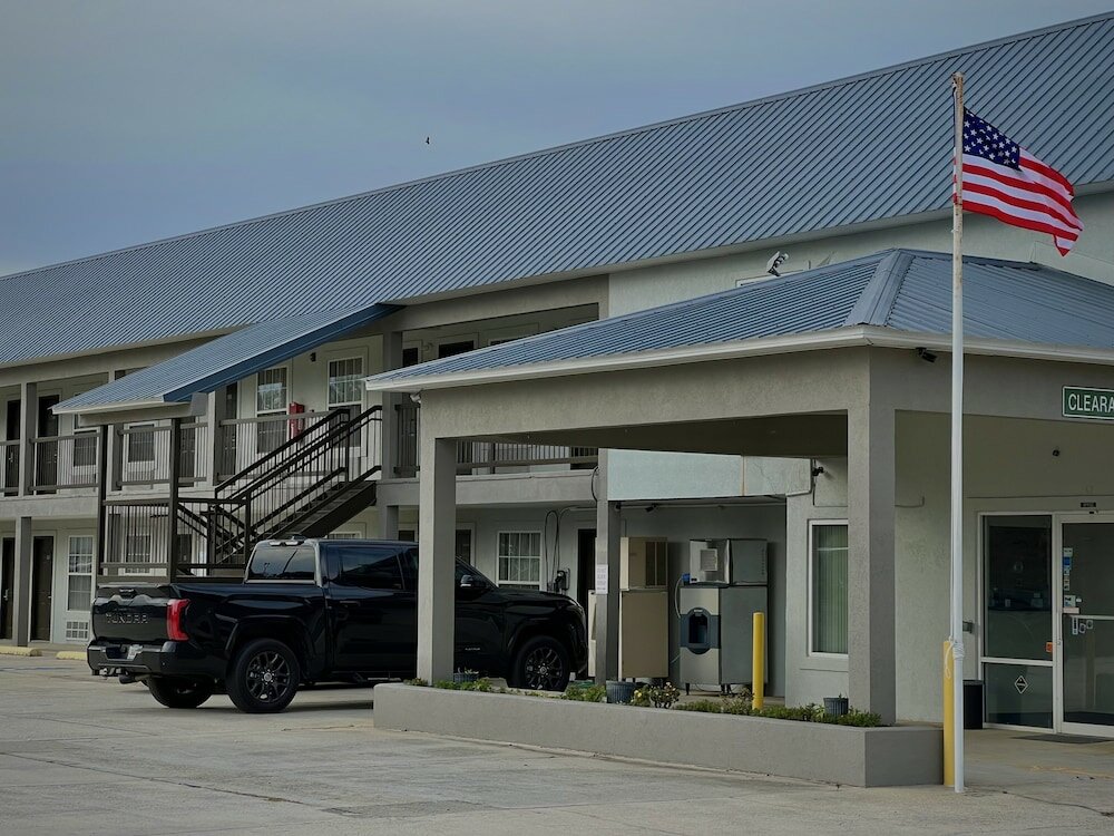 Фото Garden Inn & Suites