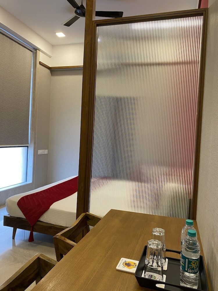 Фото Theory9 Premium Serviced Apartments Khar