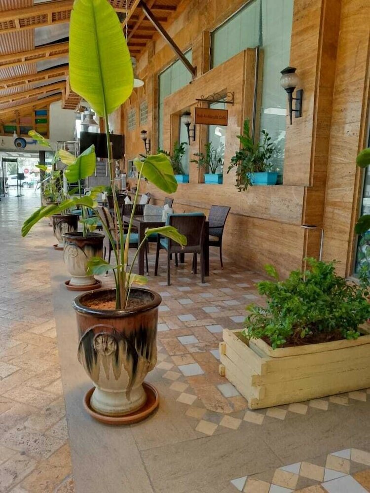 Фото Captain's Hotel