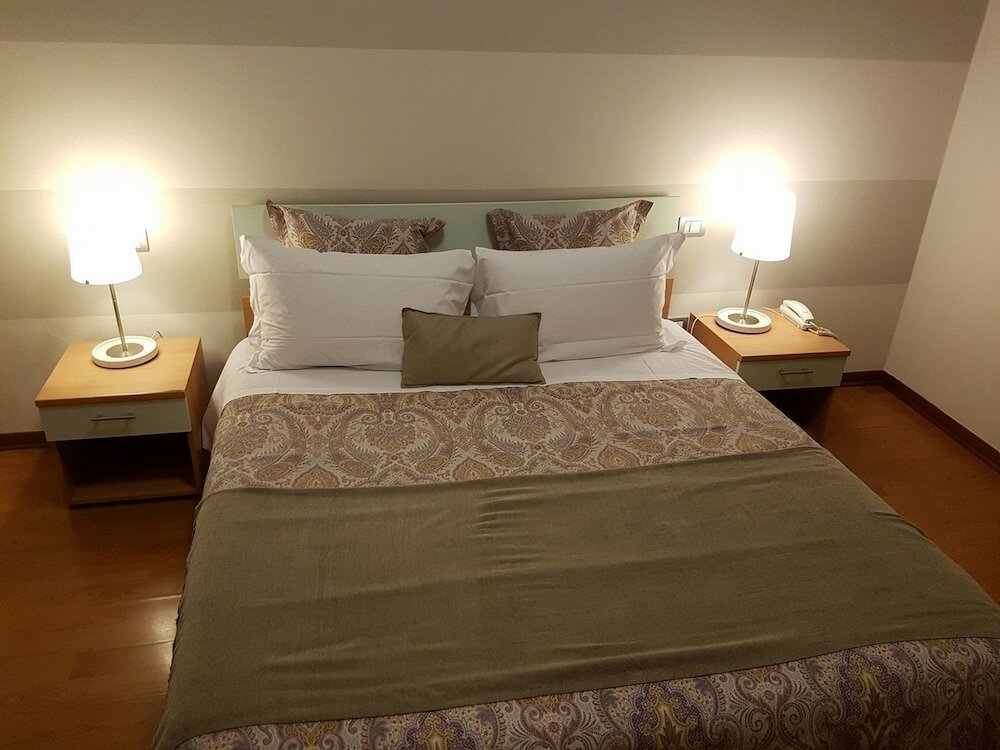 Фото Hotel Moniga