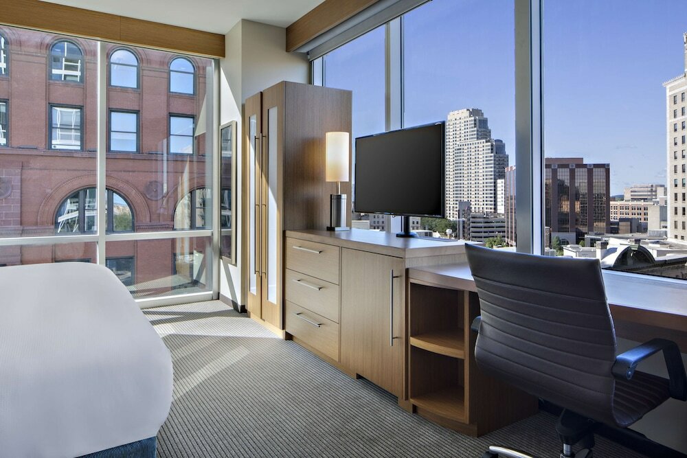 Фото Hyatt Place Grand Rapids Downtown