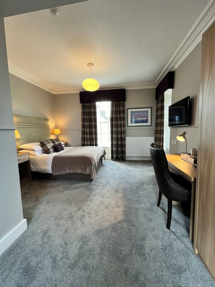 Фото Cove Bay Hotel