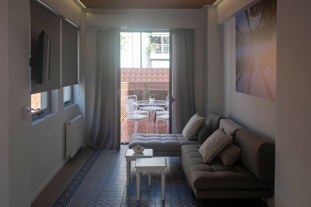 Фото Athenian Yard Suites