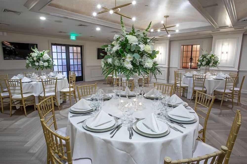 Фото American Hotel