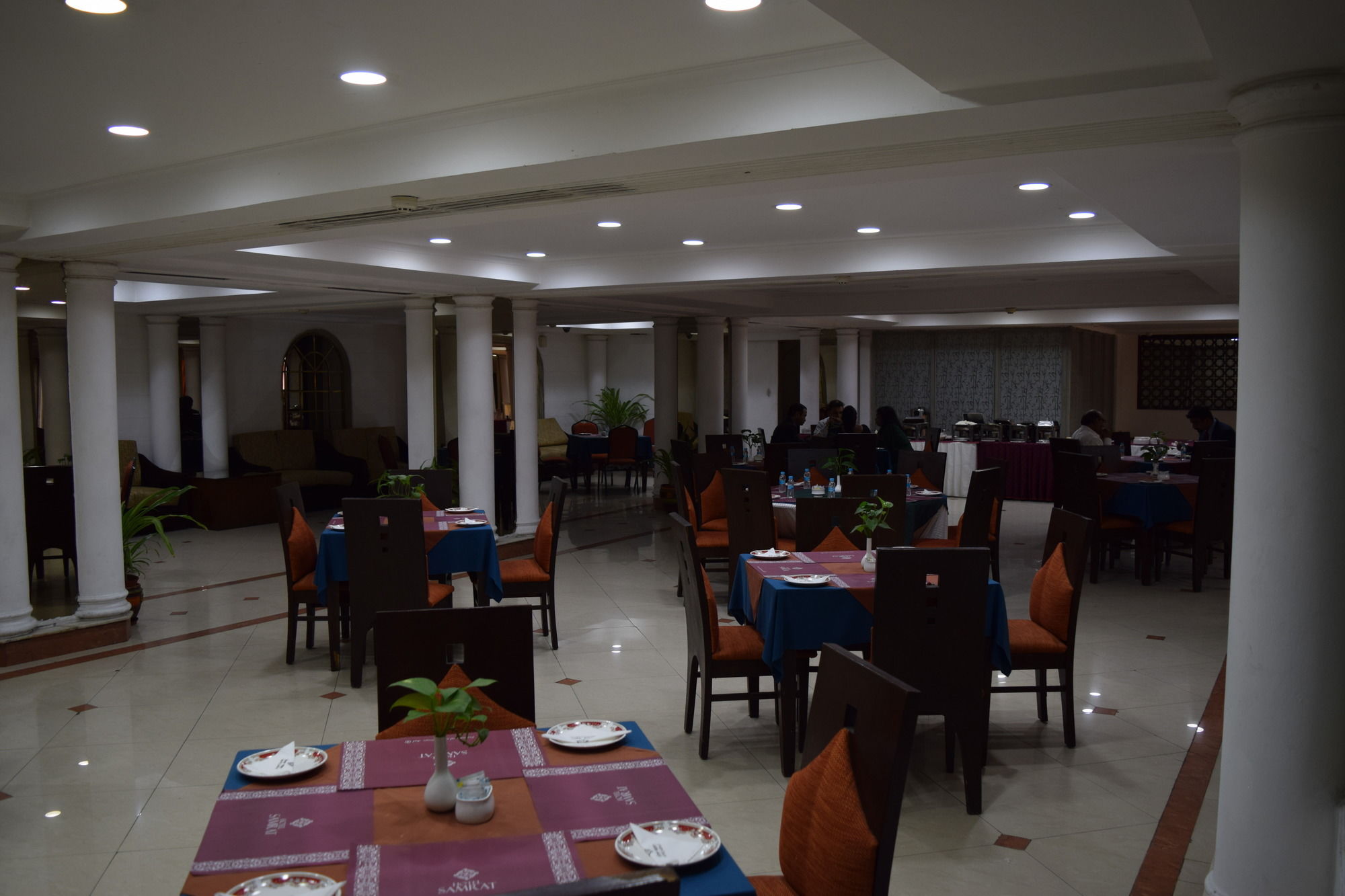 Фото Hotel Samrat Inn