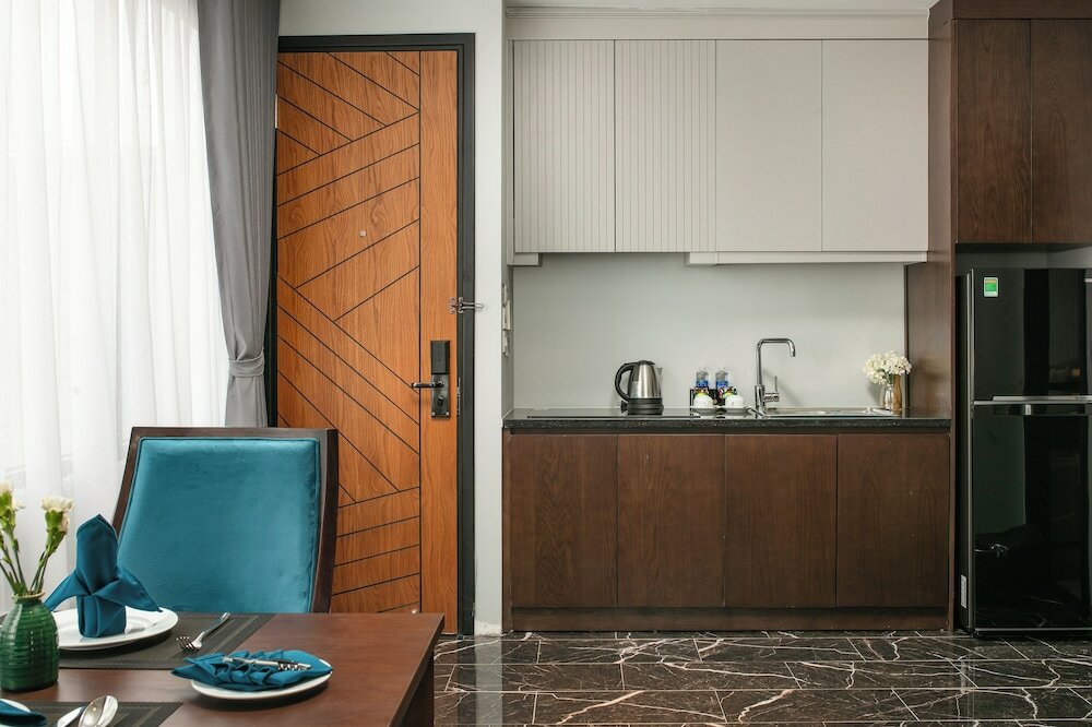 Фото May De Ville Old Quarter II Hotel