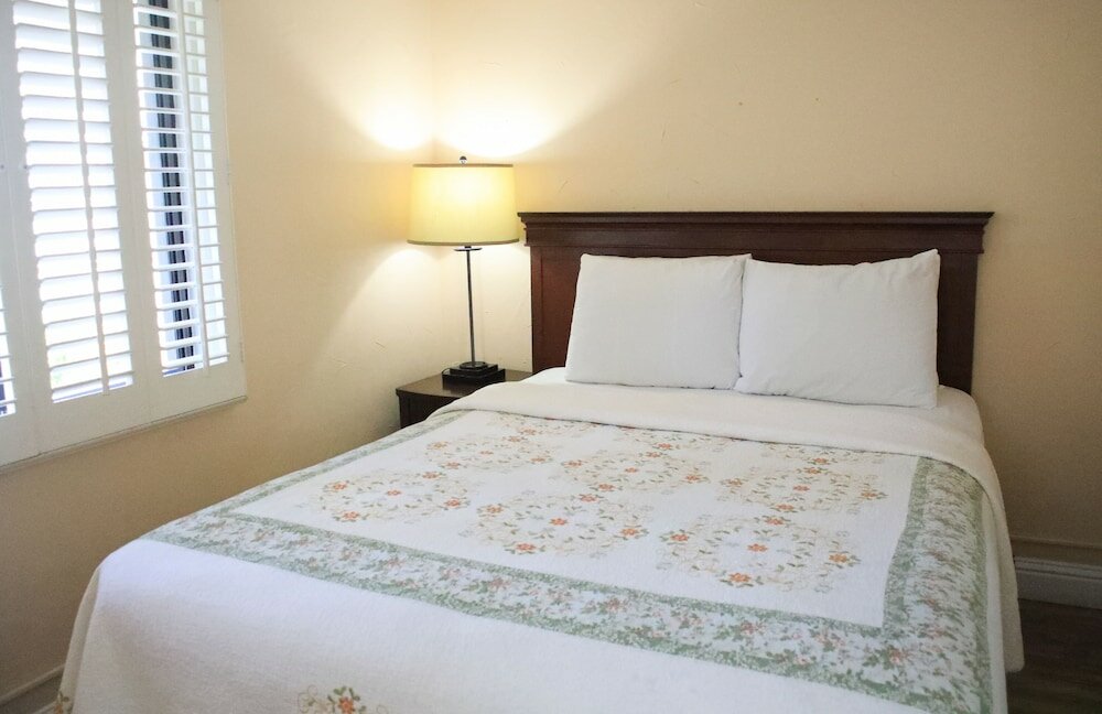 Фото Carmel Resort Inn