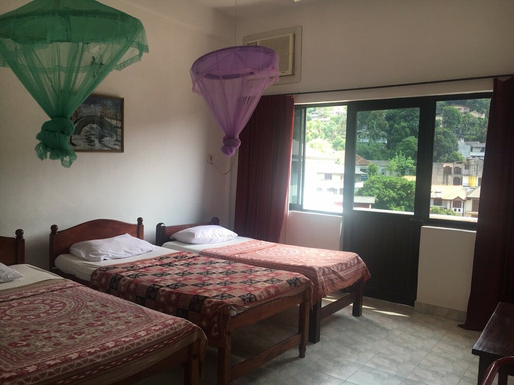 Фото Majestic Tourist Hotel