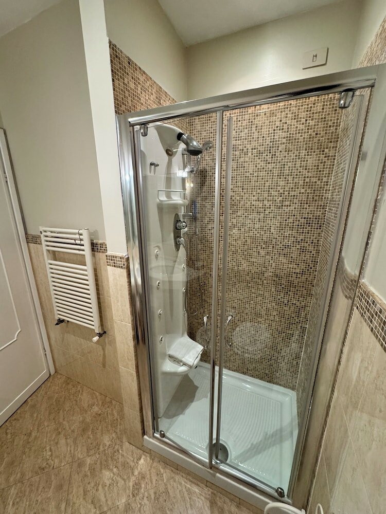 Фото 66 Imperial Inn DeLuxe