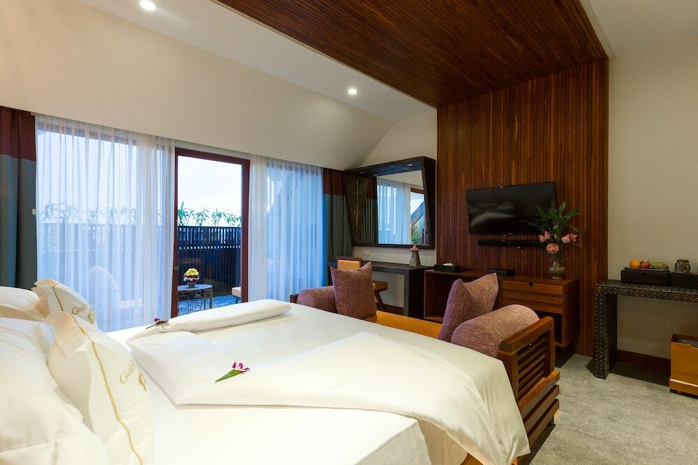 Фото Golden Temple Boutique