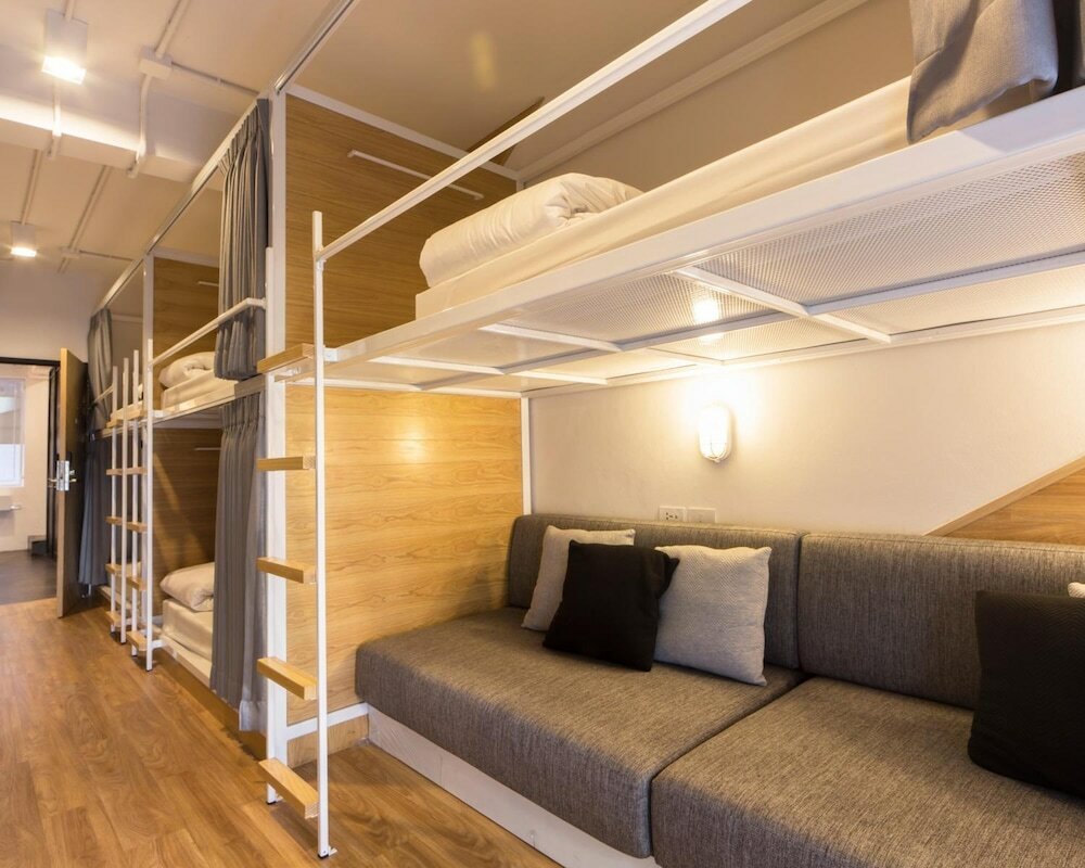 Фото Bed One Block Hostel