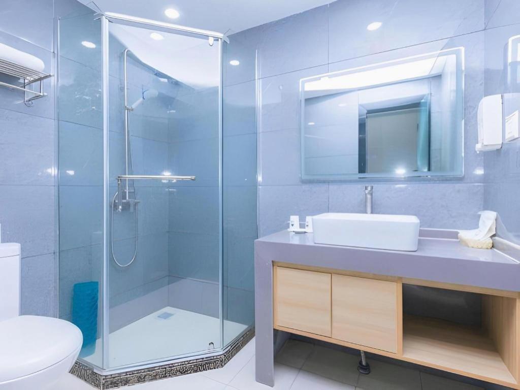 Фото GreenTree Inn Chongqing Longhu Times Tianjie Xietaizi Subway Station Hotel