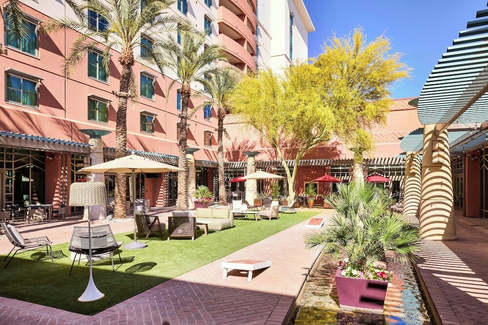 Фото Renaissance Phoenix Glendale Hotel & SPA