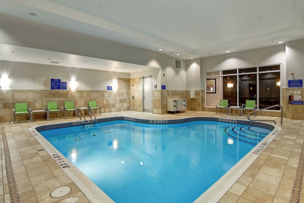 Фото Holiday Inn Express Hotel & Suites Toronto - Markham, an Ihg Hotel