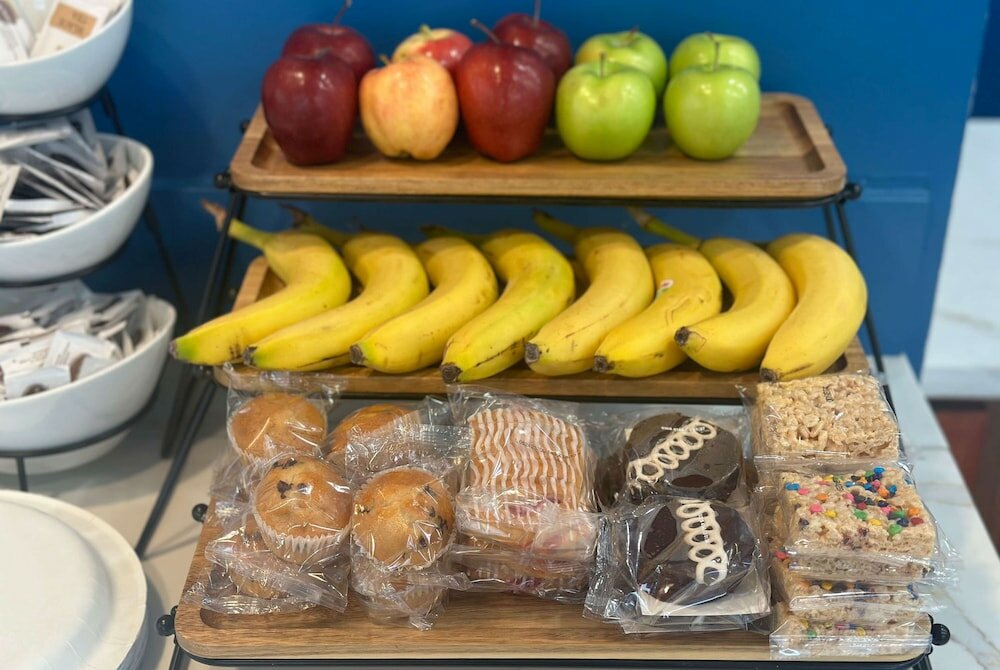 Фото Super 8 by Wyndham Oceanside Downtown