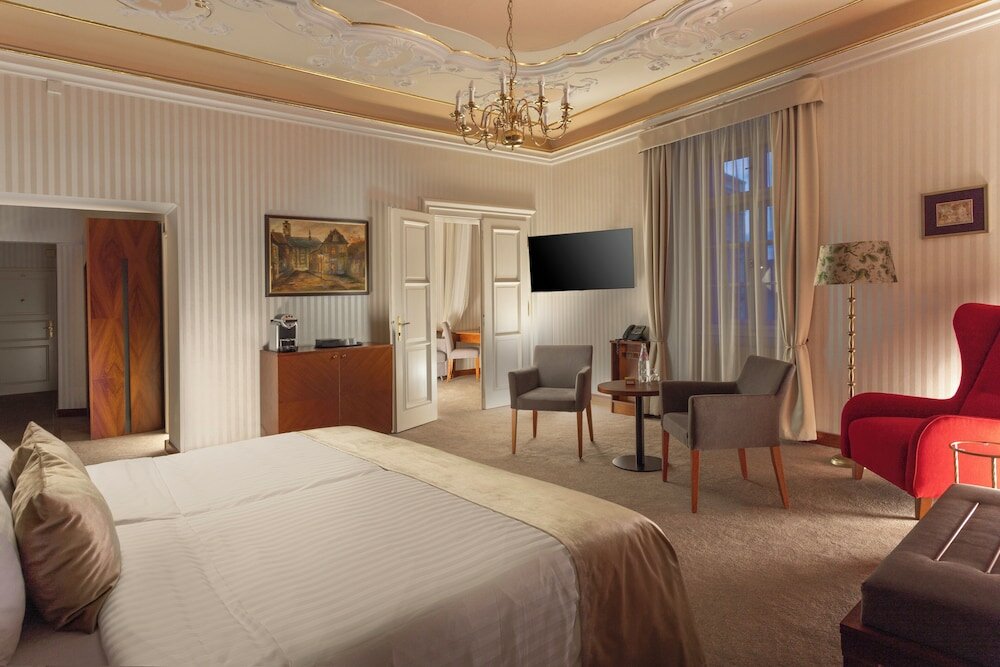 Фото Hotel Pod Vezi