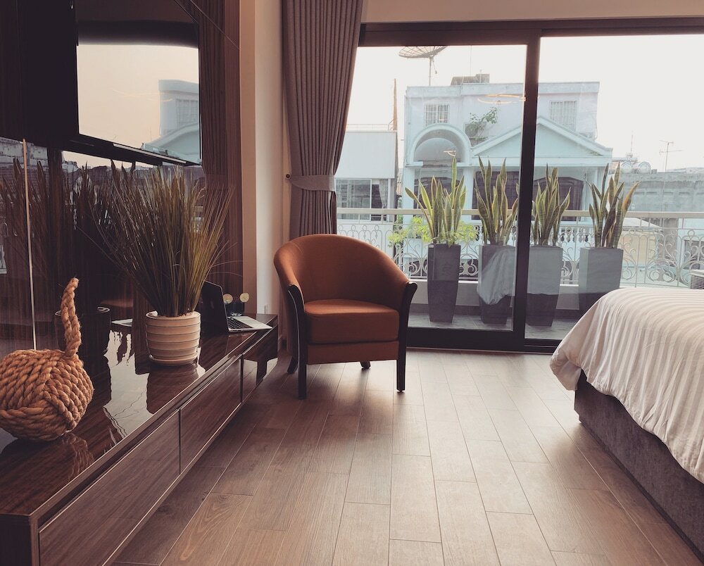 Фото Royal Dragon Boutique Hotel