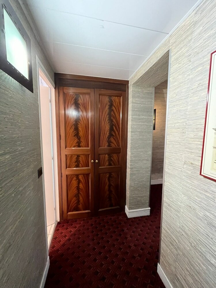 Фото Hotel Delavigne