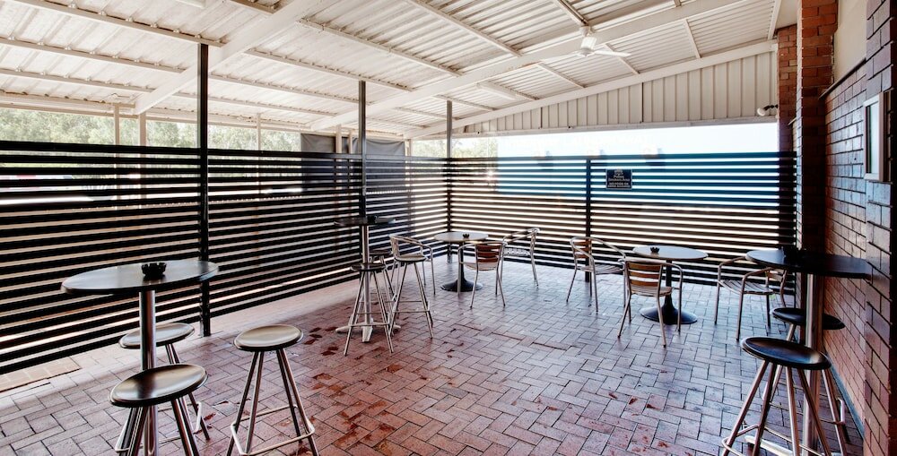 Фото Upper Ross Hotel