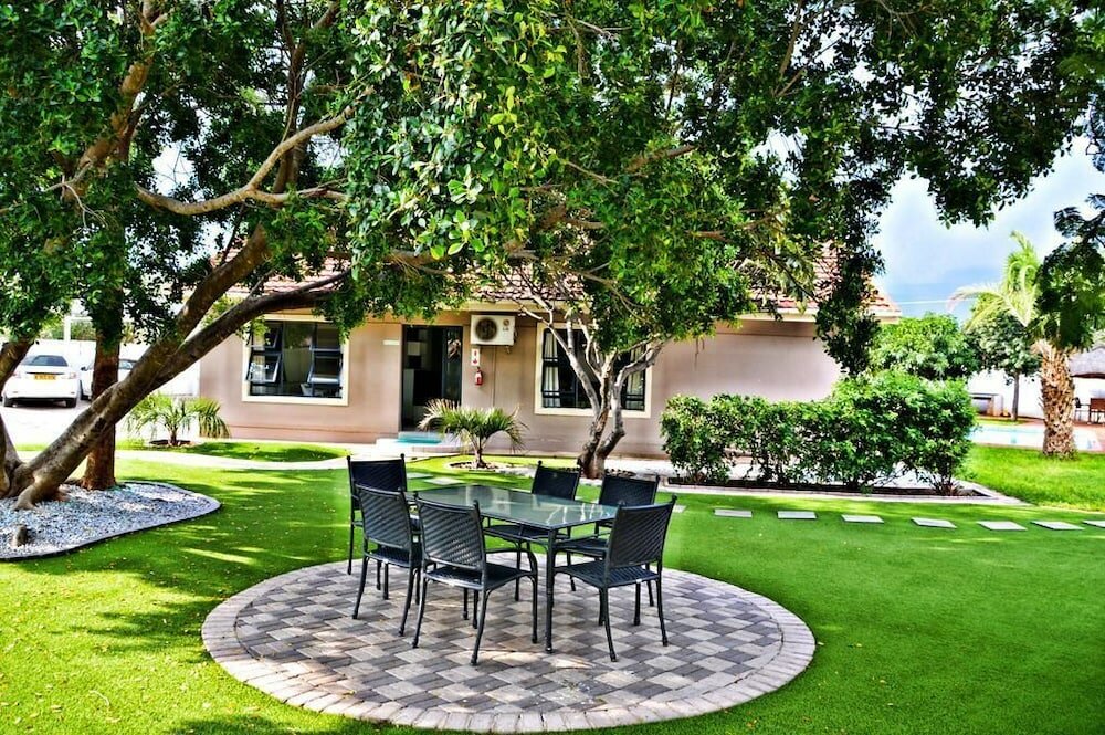 Фото отеля 2