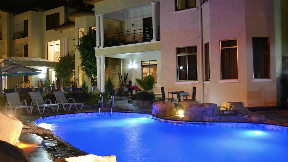 Фото Elevate Suites