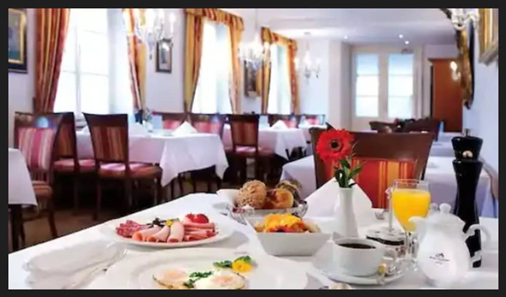 Фото Radisson Blu Hotel Altstadt, Salzburg