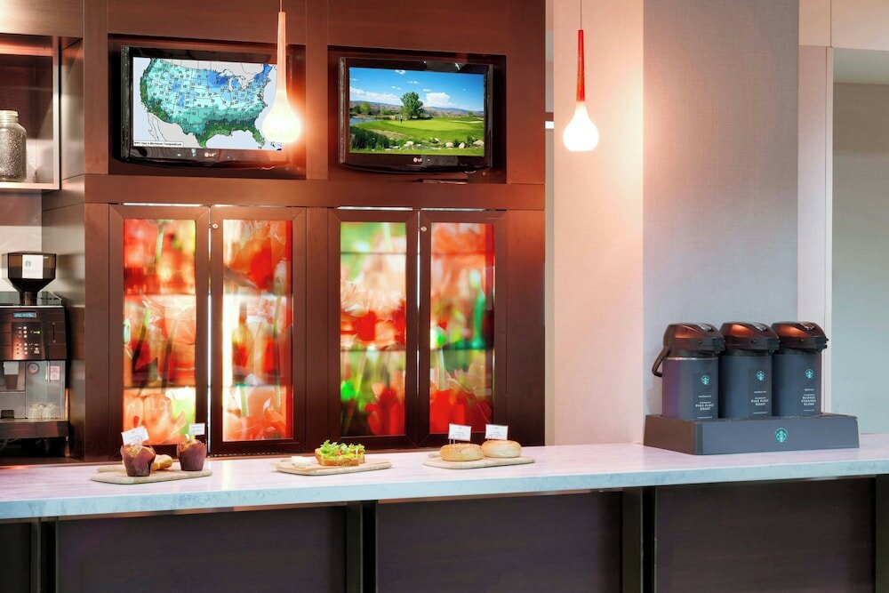 Фото Courtyard by Marriott Lincoln Downtown