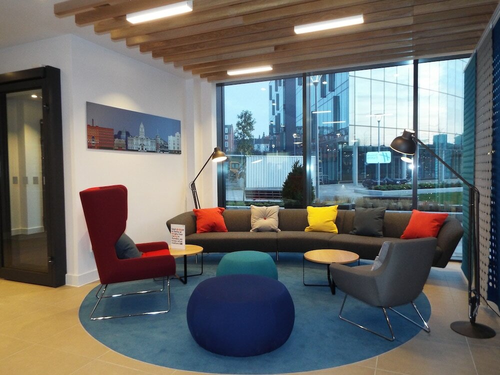 Фото Holiday Inn Express Stockport, an Ihg Hotel