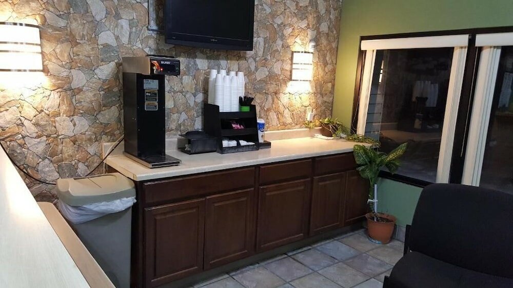 Фото Mentor Home Inn