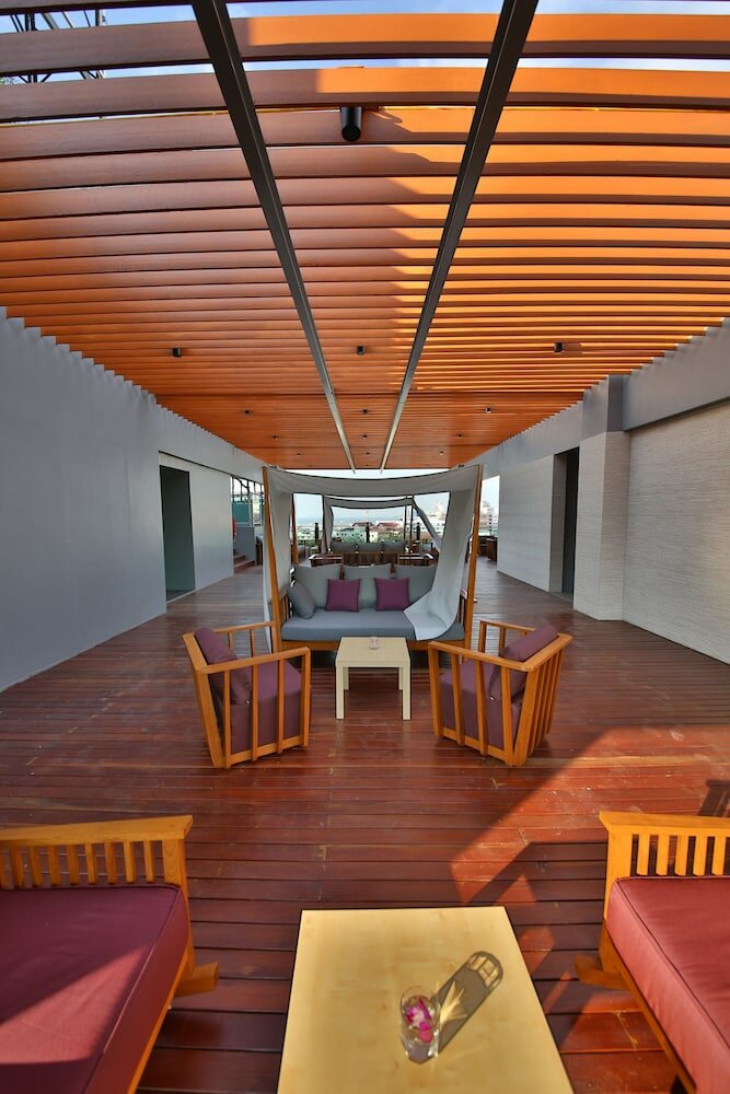 Фото The Sun Xclusive