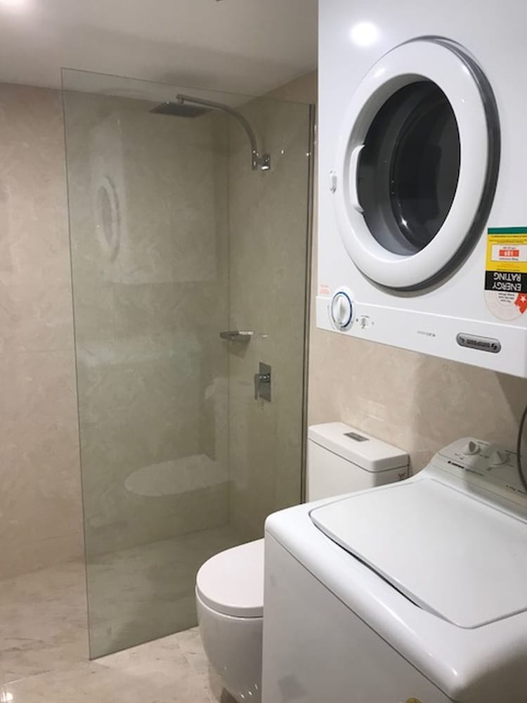 Фото Canterbury International Hotel