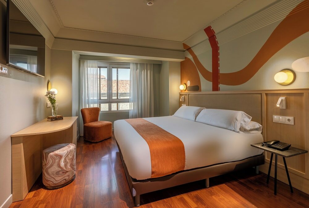 Фото Hotel Corona De Castilla Burgos