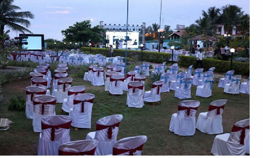 Фото Paradise Village Beach Resort