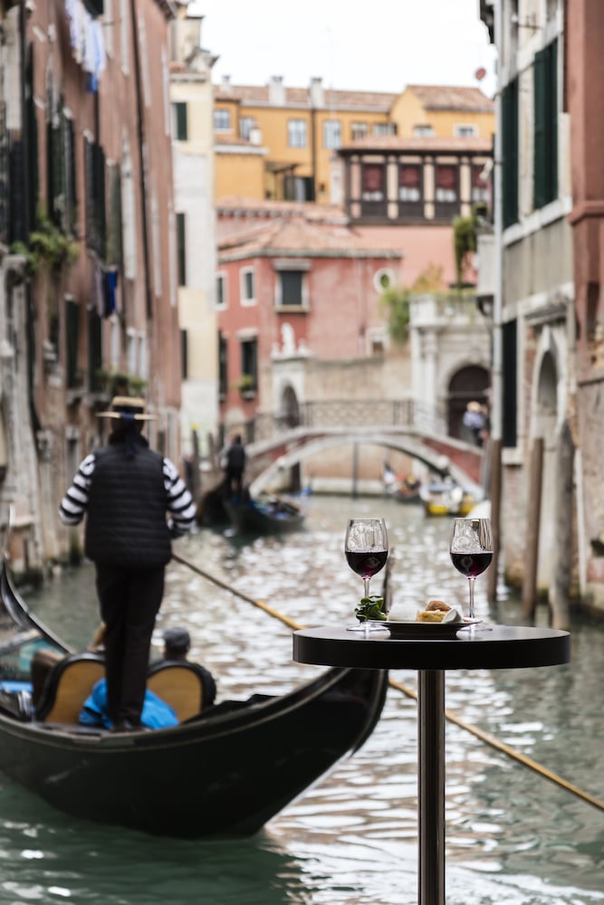 Фото All’Angelo Art Hotel