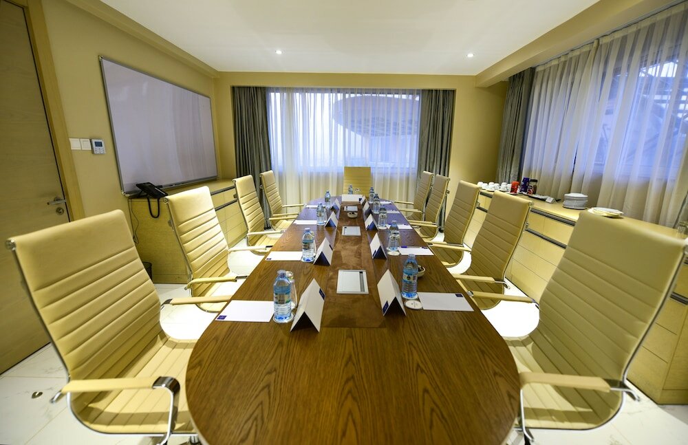 Фото Отель Protea Hotel by Marriott Kampala Skyz