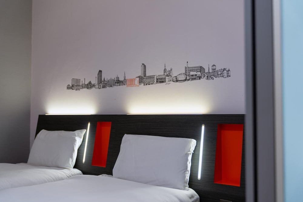 Фото Easyhotel Oxford