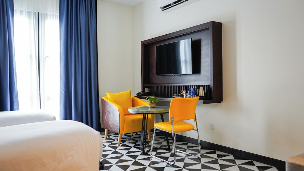 Фото The Twizt Lifestyle Hostel