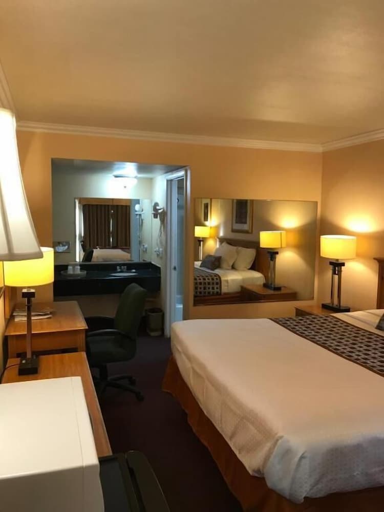 Фото Sands Motel