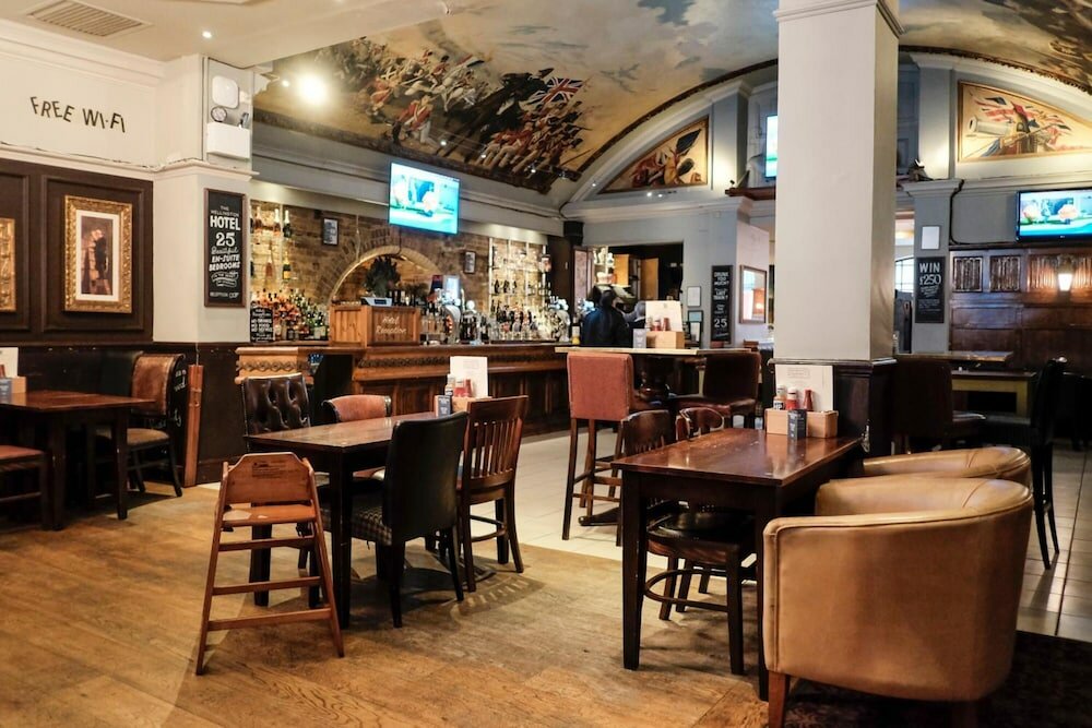 Фото The Wellington Hotel