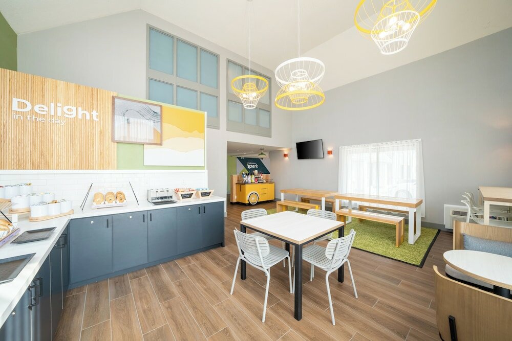 Фото Comfort Inn Toronto Northeast