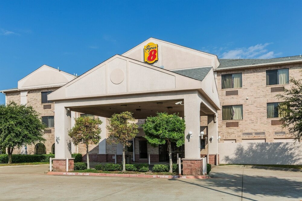 Фото Super 8 by Wyndham Garland North Dallas Area