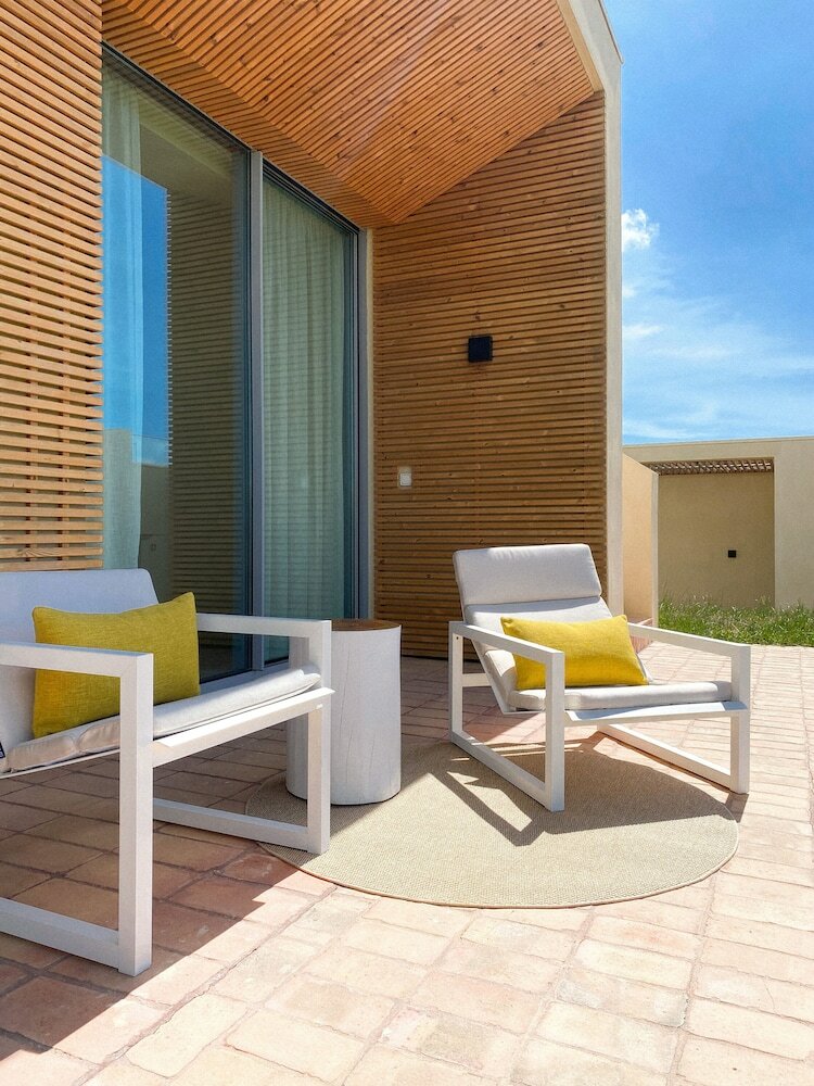 Фото White Shell Beach Villas