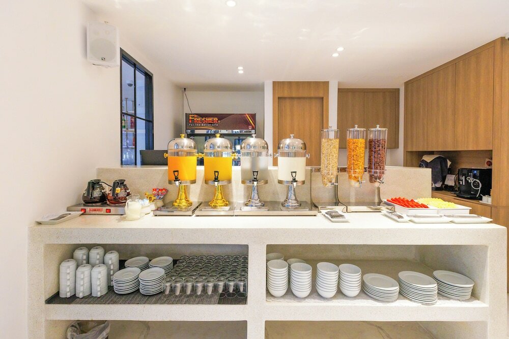 Фото Bay Breeze Hotel Pattaya