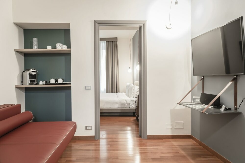 Фото Montenapoleone Suites