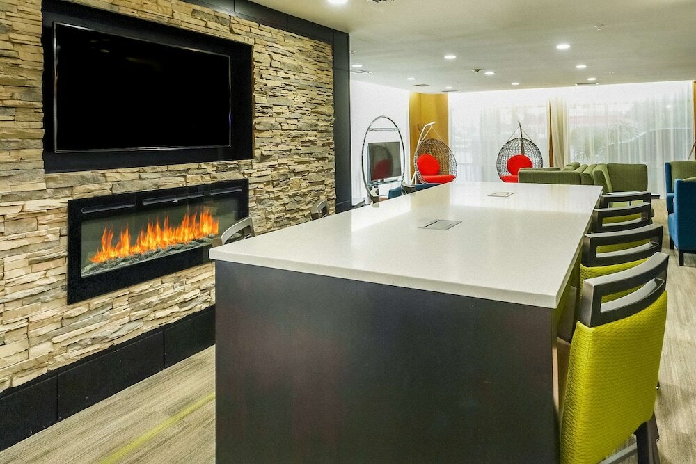 Фото Comfort Suites Lake City