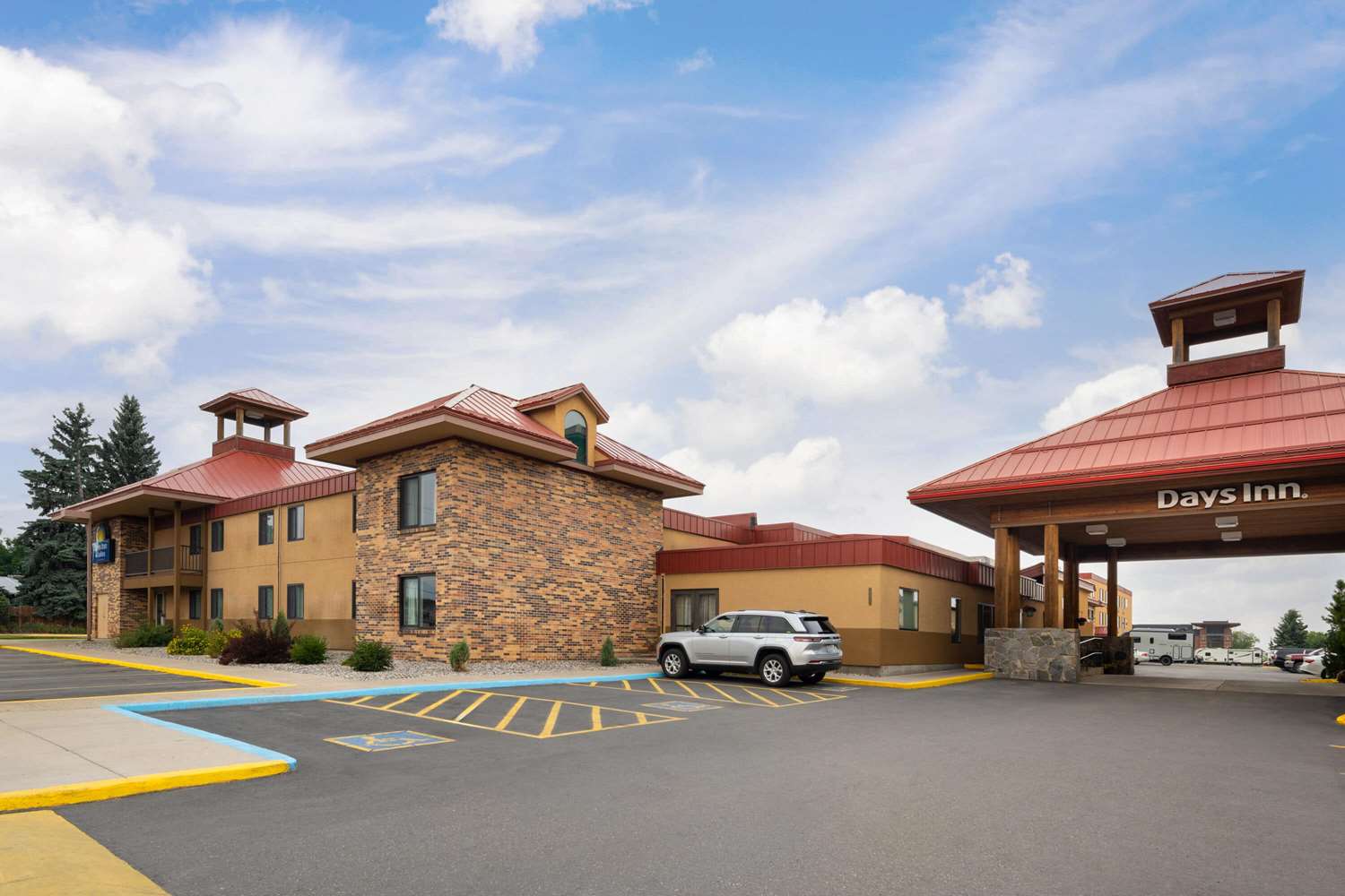 Фото Days Inn & Suites by Wyndham Bozeman