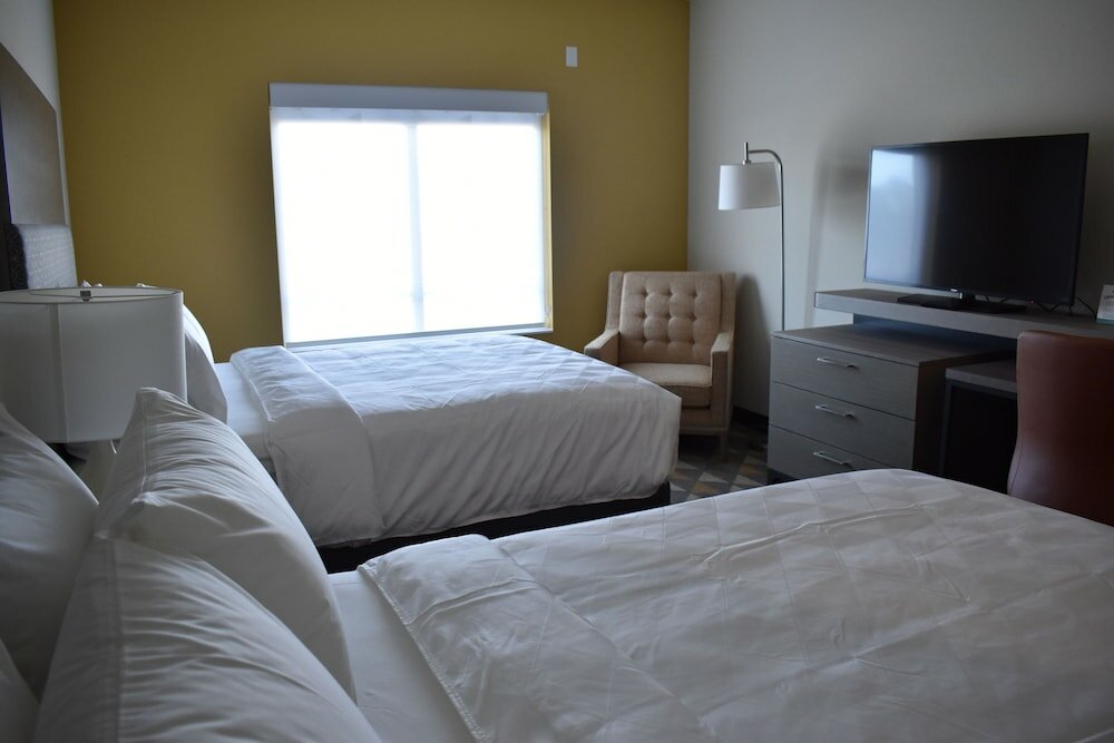 Фото Holiday Inn Kansas City - Northeast, an Ihg Hotel