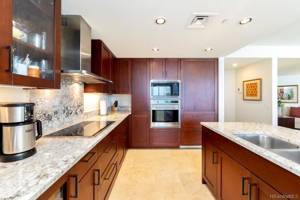 Фото Jet Luxury @ The Trump Waikiki